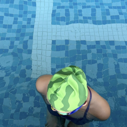 Yihaofeng Funny Big Head Size Silicone Watermelon Swimming Cap Swimming Cap Increased Waterproof Big Head Size Non-Stretching Unisex Watermelon Silicone Swimming Cap + Nose Clip Earplugs