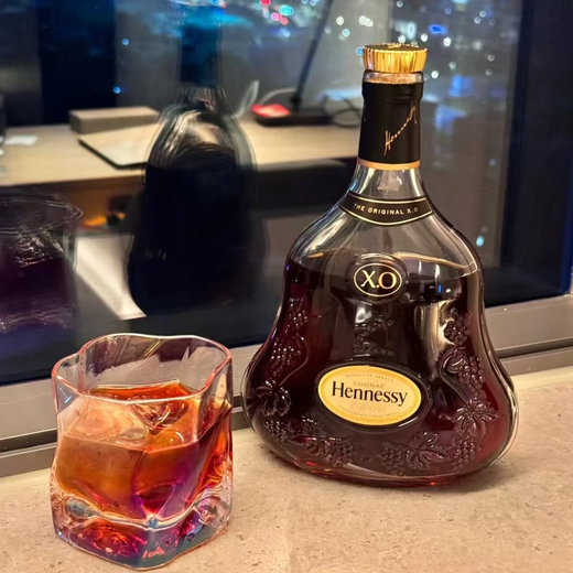轩尼诗（Hennessy）XO 法国干邑白兰地原瓶原装进口洋酒带盒 （海外版） 新款轩尼诗XO700mL1瓶 海外版