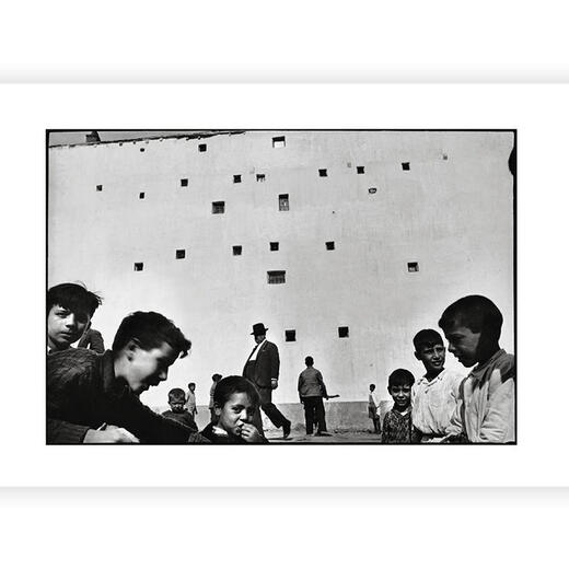 Признайте подлинную версию решающие моменты, выбранная коллекция Cartier Bresson.