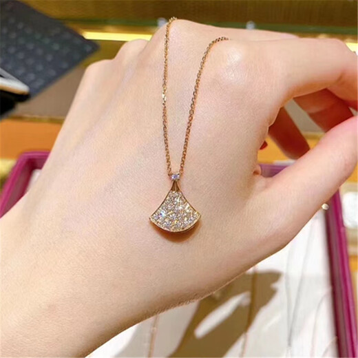 Chuansen spot diva fan necklace for women full of diamonds 18K rose gold platinum small skirt fan pendant clavicle chain rose gold full of diamonds