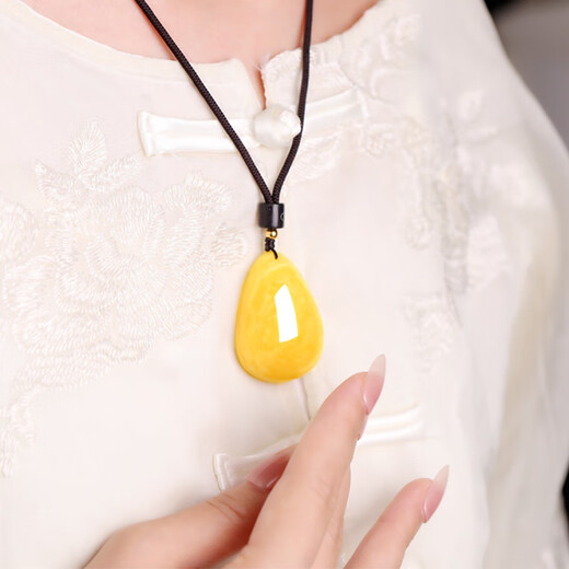 Shi Yue jewelry collection grade natural ore Russian beeswax pendant pendant for men and women chicken oil yellow and white flower beeswax 4-6 grams