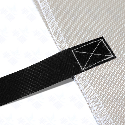 Half centimeter fire blanket 1.5m*1.5m fiberglass national standard fire blanket fire protection industrial commercial kitchen home hotel office building fire escape heat insulation flame retardant high temperature resistant fiberglass cloth 1.5m*1.5m