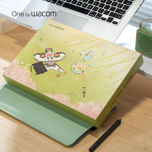 Wacom Digital Board CTL 672 Boîte de peinture sur ordinateur Carte de dessin électronique Carte de dessin à main Classe en ligne Boîte cadeau de carte manuscrite CTL-672 Spring and Summer Boad Box Pack Protection Pack 27.7x18.9cm