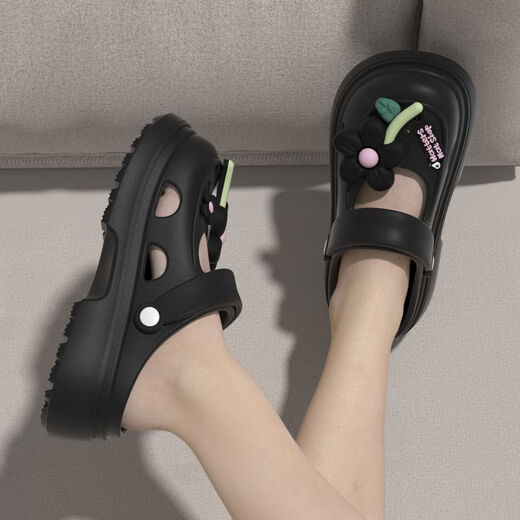 踩屎感少女可爱洞洞鞋女夏天可外穿超厚室内居家增高凉拖鞋 时尚百搭软底新款浅杏色凉拖鞋 36 -3735-36的脚