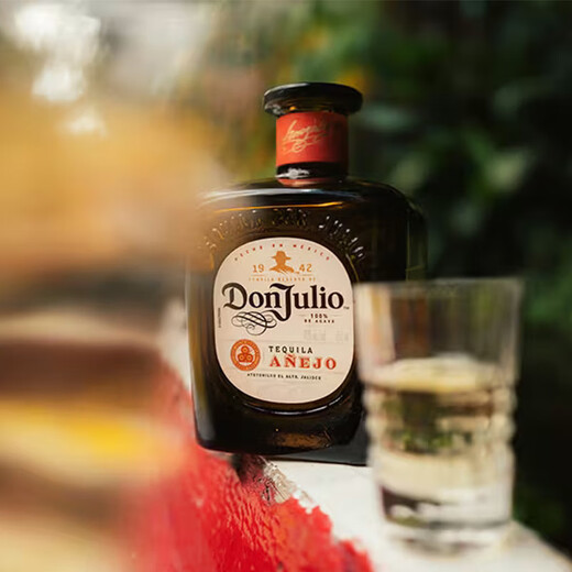 唐胡里奥（DON JULIO）1942陈酿龙舌兰酒珍藏金标 墨西哥原瓶进口洋酒 海外版 陈酿 750mL 1瓶 单瓶装 珍藏龙舌兰