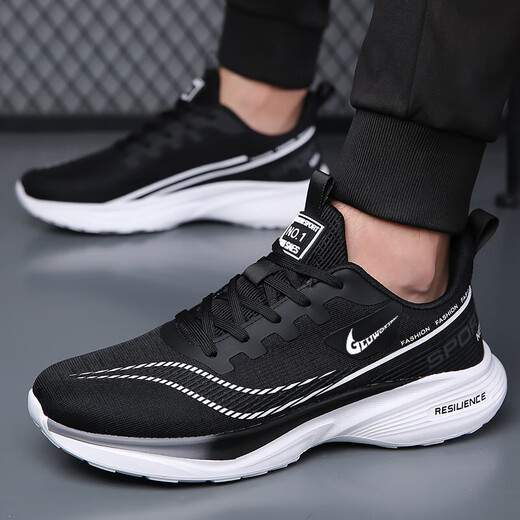2025 Neue Sommer-Casual Sports-Schuhe mit atmungsaktivem leichtem, sanftem, schockabsorbierendem und gleitenden Fliegenwebstudentschuhen NK826 Black and Green 38.