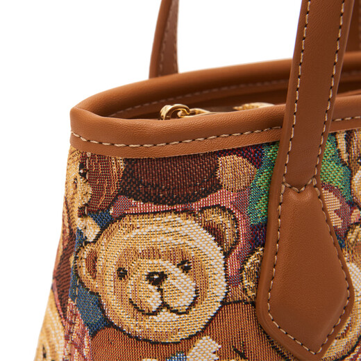 Bolsa de accesorio de oso para mujeres Primavera y verano Nuevo nicho y canasta de vegetales hecha a mano bordada de moda viajando mini bolsas cruzadas