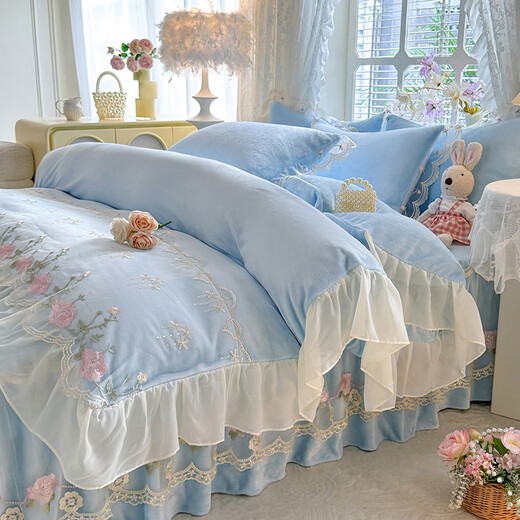 Yalu Class A milk velvet four-piece bed skirt style winter double-sided velvet thickened lace bedspread coral velvet sheet quilt cover Attachment-Baby Blue Class A maternal and infant grade/aesthetic lace design bed skirt style 1.5m four-piece quilt cover 200x230cm