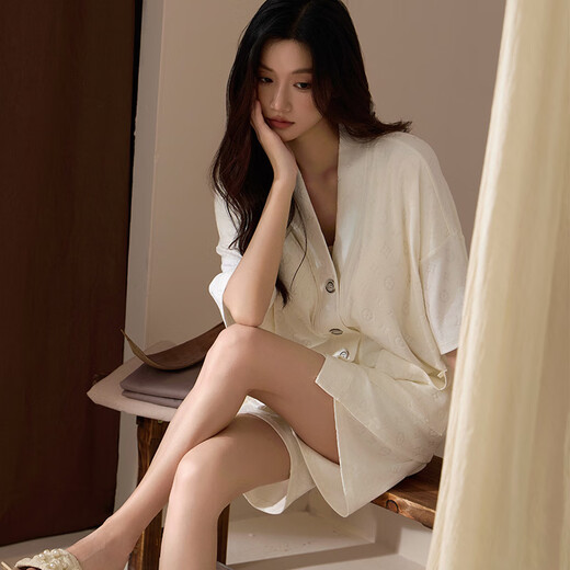 2025 Summer Nuevo producto modal con pijama de almohadilla para el pecho para mujeres pantalones cortos de manga corta para mujeres ropa casual casual 3527 m
