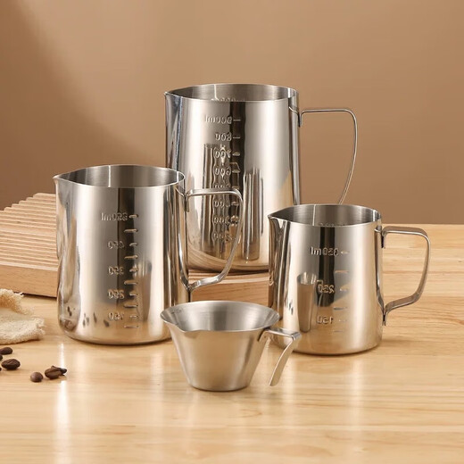 Coffee latte art cylinder, pointed mouth latte art cup, milk froth cup, latte art artifact, 304 stainless steel coffee milk vat, melted wax cup, 304 stainless steel stamped scale, silver 600ml