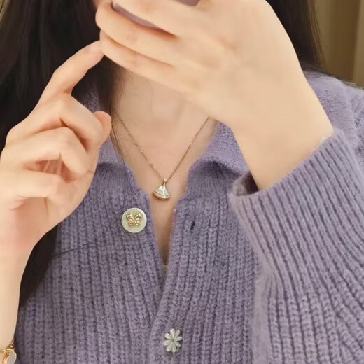 Fat Donglai same style 18k rose gold pendant size skirt necklace for women full of diamonds white mother-of-pearl carnelian fan-shaped pink full of diamonds rose gold large skirt