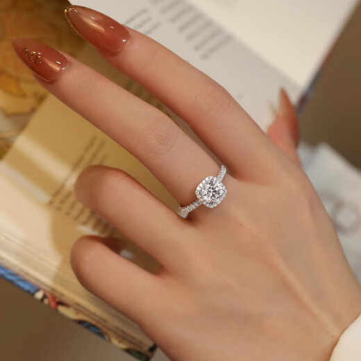 Pt950 platinum square package light luxury full of diamonds moissanite color ring 1 carat proposal wedding gift for girlfriend square package full of diamonds 50 points - light luxury model closed version please contact customer service / note circle number