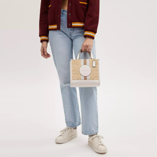 蔻驰（COACH）女包 DEMPSEY TOTE 女士时尚潮流单肩手提托特包送女生礼物母亲节 浅卡其配白色CQ878IMDQC