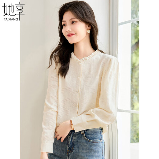Elle aime une chemise à manches longues pour les femmes, une chemise à col fongique noir pour les femmes, un tissu rétro jacquard, un col debout, des hauts pour femmes, de petites chemises, T41S067