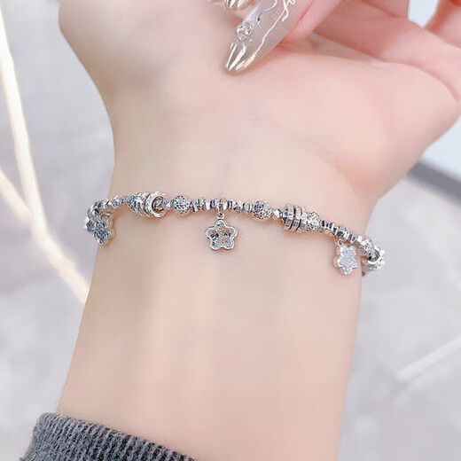 Lao Fengxiang pt950 platinum fish scale lucky five-petal flower coiled bracelet as a birthday gift for girlfriend and wife, platinum, about 11.6g