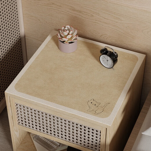 Japonais simple et élégant Table de chevet de table de couverture de couvercle serviette sans lavage, imperméable, nappe en tissu à poussière résistant à l'huile, coussin de protection de bureau en cuir A1049 Tournez les déchets en trésor 36 * 46 adaptés au four à micro-ondes