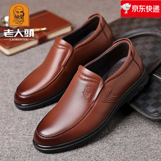 Old Man's Head 2025 Nouvelles chaussures pour hommes hiver plus enleceau Businet Casual Le cuir Chaussures en cuir véritable en cuir doux Sole Sole Cowde respirant des chaussures célibataires noires d'âge moyen et âgées 17081 44