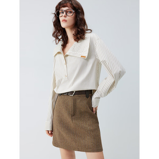 ELLE BRORN TEXTRE SHRIPT TEXTRE CHIRT DE LA REMANDE IRRÉGULAIRE POUR FEMMES 2025 AUTOMNE NOUVEAU CONCEPTION DE NEWRIGE SHIGT STROMING S