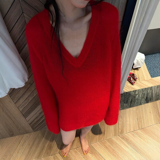 Su Yuwei Christmas red v-neck pullover sweater for women in autumn and winter new style lazy style soft waxy loose slimming sweater top red Follow the store - free shipping insurance S (80-95Jin Jin is equal to 0.5 kg)