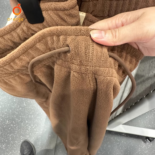 耐克（NIKE）裤子女裤2025春季新款运动裤摇粒绒保暖休闲裤防风收口宽松卫裤 HQ4877-259惊喜可可色 摇粒绒 L