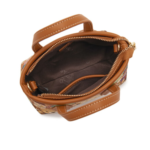 Bolsa de accesorio de oso para mujeres Primavera y verano Nuevo nicho y canasta de vegetales hecha a mano bordada de moda viajando mini bolsas cruzadas