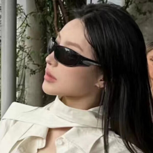 Millennium Style Y2K Grüne Sonnenbrille weibliche Persönlichkeit Punk heißes Mädchen Retro kleiner Rahmen INS Europäische und amerikanische Internet Promi Sonnenbrille Männer C1 Schwarzer Rahmen grau Film