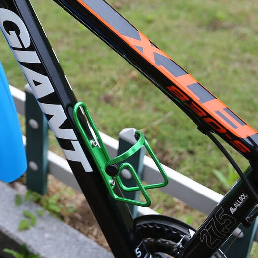 GIANT is suitable for Giant mountain bike accessories, water bottle rack, aluminum alloy water bottle holder, water cup holder for cycling, upgraded version, bold aluminum alloy black (screws + tools