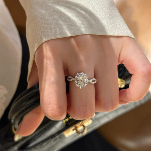 Nilan Fat Donglai's same style pt950 platinum pigeon egg ring 925 silver plated luxury oval moissanite diamond ring women's niche design thickened 1 carat 5*7 moissanite benchmark South African real diamond Hong Kong number 14-15 US size 7