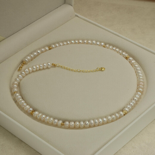 
Sugar cat Doudou freshwater pearl necklace simple collarbone with golden baroque beads summer yen neck T-shirt matching white