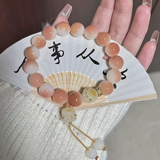 Drunken Little Lime Cat Green Bracelet in front of Flowers Cat Claw Handheld High-Look Bracelet Birthday Gift for Girlfriend and Best Friend 1 Cat Claw Lucky Cat Bracelet