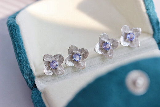 Shien natural tanzanite earrings for women sterling silver gold-plated inlaid four-leaf clover blue gemstone earrings earrings gift earrings blue