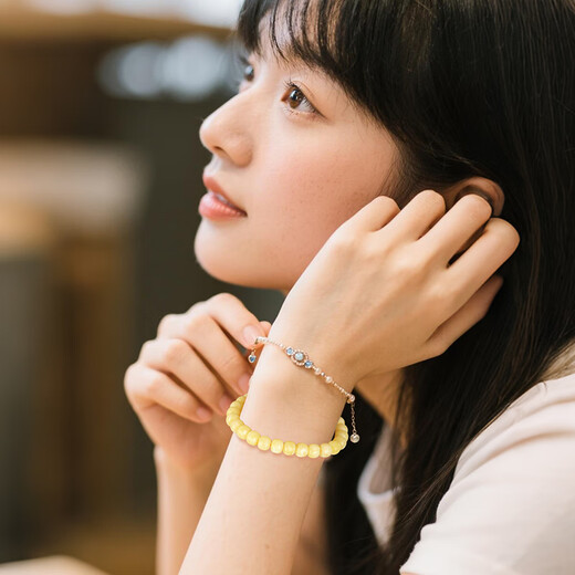 Moon Seal Baichuan Beeswax Bracelet for Men and Women, White Flower Wax Straight Cut Buddha Beads, Single Circle Bracelet, Comes with a Certificate of Good Luck Gift Box