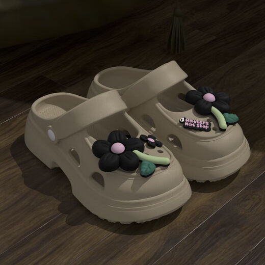 踩屎感少女可爱洞洞鞋女夏天可外穿超厚室内居家增高凉拖鞋 时尚百搭软底新款浅杏色凉拖鞋 36 -3735-36的脚