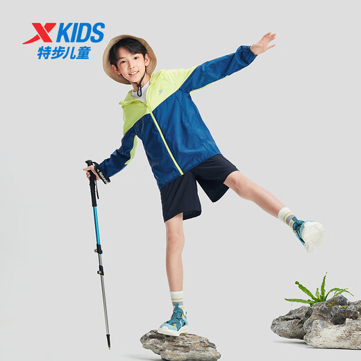 XTEP children's clothing with color matching design, unisex style, breathable and comfortable woven sun protection clothing, Magic Bud Green 170