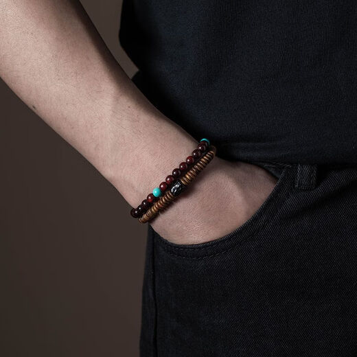 Village de Shantoulin Laoshan Bracelet de bois de santal petite feuille rouge santal bois pufang fait à la main à la main petite feuille rouge santal de santal en bois de santal en bois rétro chinois de conception simple africain rouge santal