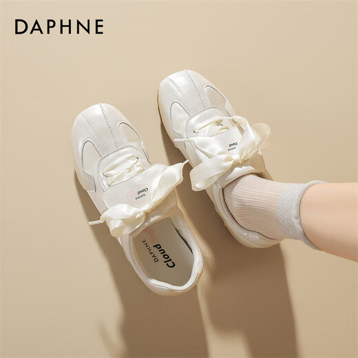 达芙妮（DAPHNE）宋茜同款德训鞋女2025夏季新款云软平底内增高休闲运动小白鞋女鞋 米白 单层 跟高2.5cm 36 (230mm) 标准码