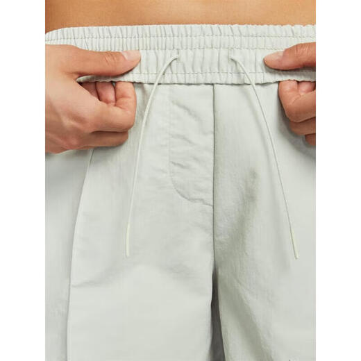 Nike (Nike) Pantalon de survêtement Pantalon féminin Été Nouveau pantalon décontracté tissé lâche sec et respirant Shorts d'entraînement FV6623-034 Light Silver S