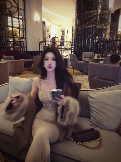 Xiaohongshu hot hot girl suit skirt women's autumn and winter temperament hip-hugging suspender dress long-sleeved knitted cardigan knitted jacket S ready-made direct delivery free shipping insurance one size