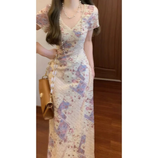 自由姑娘法式温柔弹力蕾丝淡米黄碎花V领连衣裙显身材收腰气质长裙9216 图片色 L