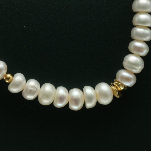 
Sugar cat Doudou freshwater pearl necklace simple collarbone with golden baroque beads summer yen neck T-shirt matching white