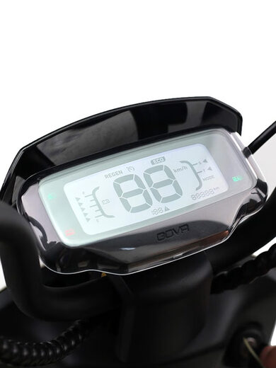 Maverick G100 Elektrofahrzeug G0 Rückspiegelseite Stütze vordere Pedalfußpolster -Lagerbox Instrument Baby Stuhl Modifikation Zubehör. Der Vordersitz und der Rücksitz sind bündig mit Kumamoto -Modell