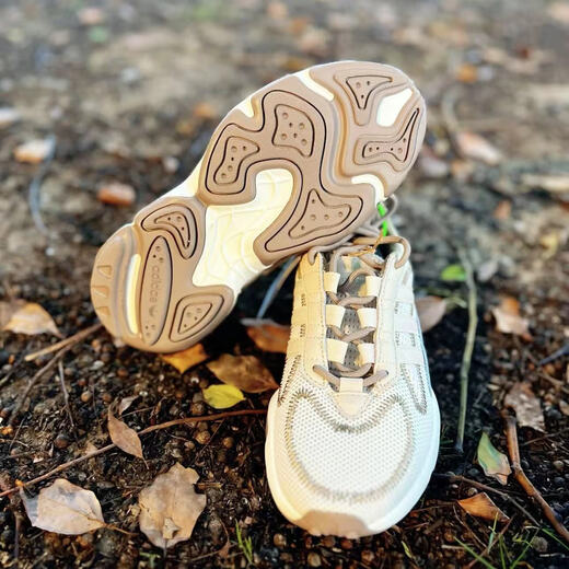 阿迪达斯（adidas）休闲鞋男鞋女鞋 春夏季新款三叶草网面透气减震运动鞋低帮跑步鞋 JQ3927/奇妙白/光晕绿/棕色/偏小 40.5 (250mm)