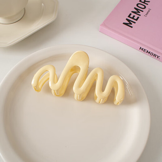 Shark Hair Clip Jelly Grasp Wavy Hair Clip Cream Clip Hair Clip Style Hair Accessory Women's Headgear Back of Head Cream M Clip - Pitaya Red 1-piece Set