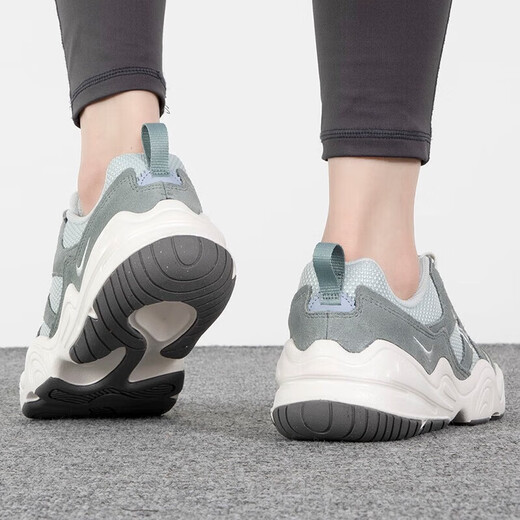Nike (Nike) Frauenschuhe, Frühlings- und Sommer Neue Tech Hera Sports Schuhe Training Running Wear-Resistant Atemable Casual Shoes Retro Dad Schuhe DR9761-001 35.5