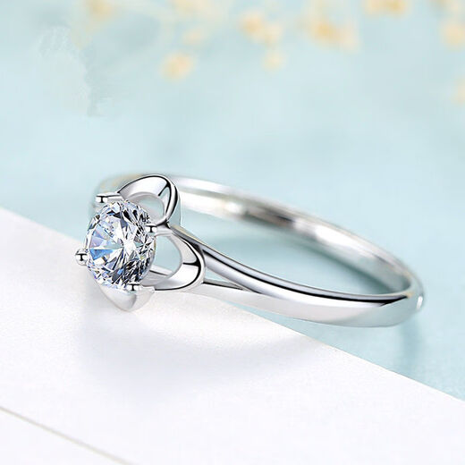 PT950 platinum ring four-leaf clover diamond ring women's moissanite ring niche design Chinese Valentine's Day birthday gift 3.2g four-leaf clover diamond ring counter gift box