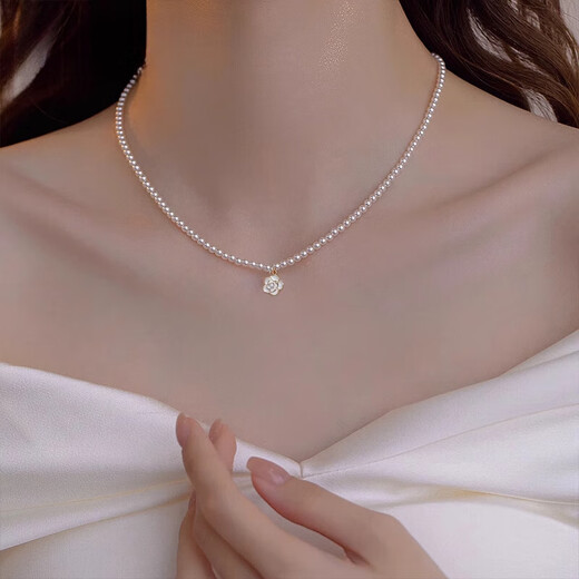 Fat Donglai's same style Shijia pearl pendant necklace light luxury niche camellia clavicle chain female sense 2025 new style with white camellia necklace