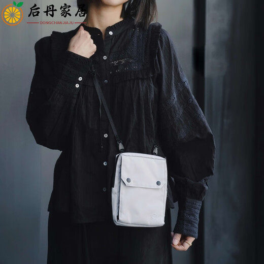 MPPMCK日本进口品质防盗刷手机证件收纳迷你随身斜挎旅行防水护照包挂包 黑色