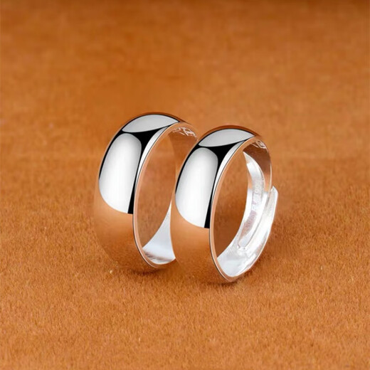 Lingmeng Hong Kong 9999 sterling silver ring new plain ring glossy ring is simple and versatile. Found enough silver plain ring glossy ring. First come first served. Will be sold out in seconds. 9.663 grams