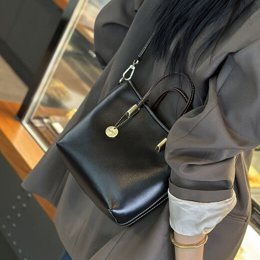 Sac de luxe de tout le sac de luxe en cuir authentique pour chaton de la mode pour femmes sac à main rétro sac à main à une épaule sac à bobe à corps à une épaule.