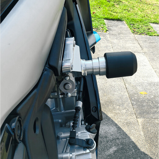 Adecuado para Chunfeng 675Sr-R motocicleta anti-caída de la pelota de pelota competitiva protección de barra competitiva accesorios de modificación de barra anti-caza 675Sr anti-caza